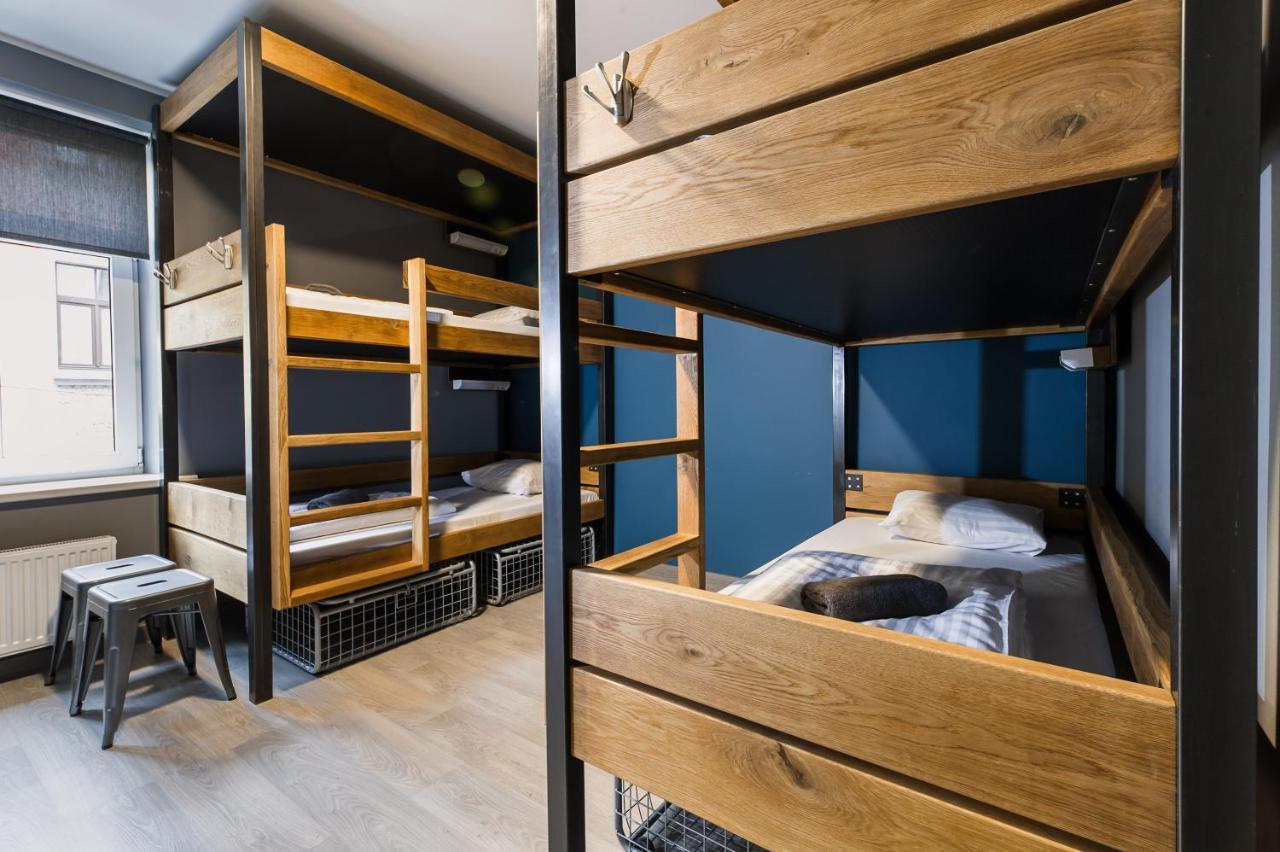 Wicked Weasel Hostel Рига Экстерьер фото